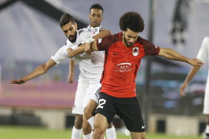 أحمد عبد المقصود مرتديا القميص الأحمر أحمد عبد المقصود مرتديا القميص الأحمر